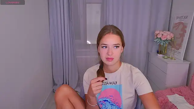 Snapshot of LovelyJessie chatting on September 17, 3:25 pm LovelyJessie online show from September 17, 3:25 pm