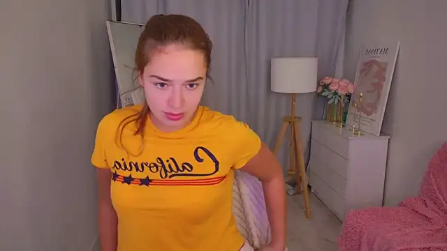 LovelyJessie online show from May 15, 1:31 pm