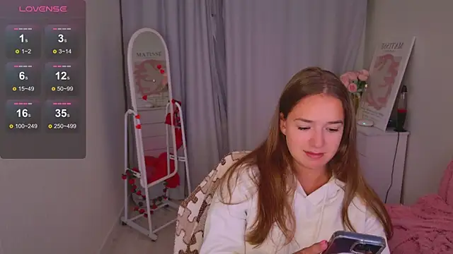 LovelyJessie online show from February 19, 2:03 pm