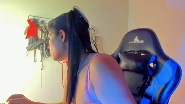 scarlet-kennedy98 online show from April 12, 8:56 pm