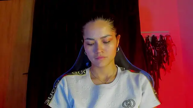 Snapshot of scarlet-kennedy98 chatting on November 5, 11:19 pm scarlet-kennedy98 online show from November 5, 11:19 pm