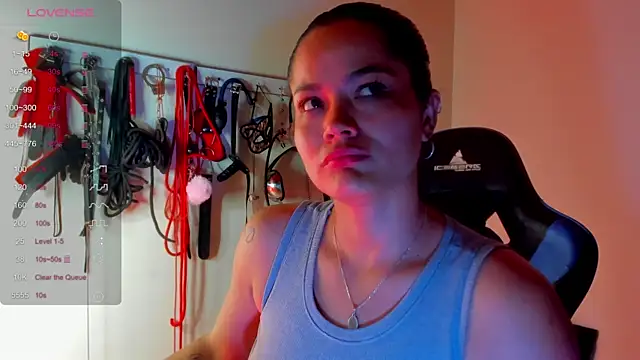 scarlet-kennedy98 online show from April 16, 11:51 pm