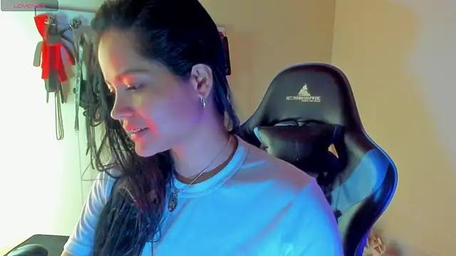 scarlet-kennedy98 online show from May 15, 9:13 pm
