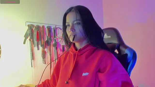 scarlet-kennedy98 online show from March 18, 10:21 pm