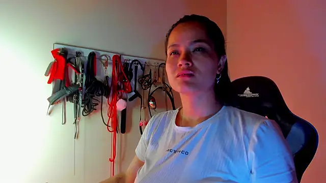 scarlet-kennedy98 online show from April 14, 8:58 pm