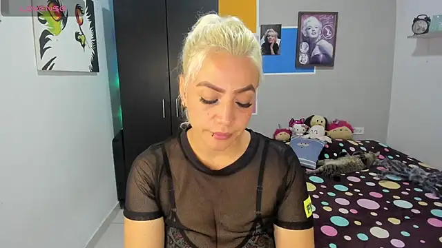 Snapshot of LuCKy_JoK chatting on October 22, 12:59 pm LuCKy JoK online show from October 22, 12:59 pm