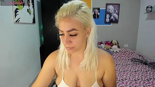 Snapshot of LuCKy_JoK chatting on October 30, 12:47 pm LuCKy JoK online show from October 30, 12:47 pm