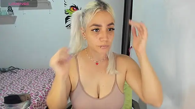 Snapshot of LuCKy_JoK chatting on November 26, 9:04 pm LuCKy JoK online show from November 26, 9:04 pm