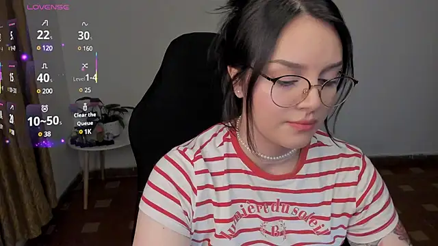 Snapshot of anaveleeez chatting on February 13, 4:54 am anaveleeez online show from February 13, 4:54 am