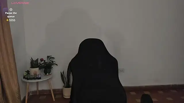 Snapshot of anaveleeez chatting on March 12, 6:29 am anaveleeez online show from March 12, 6:29 am