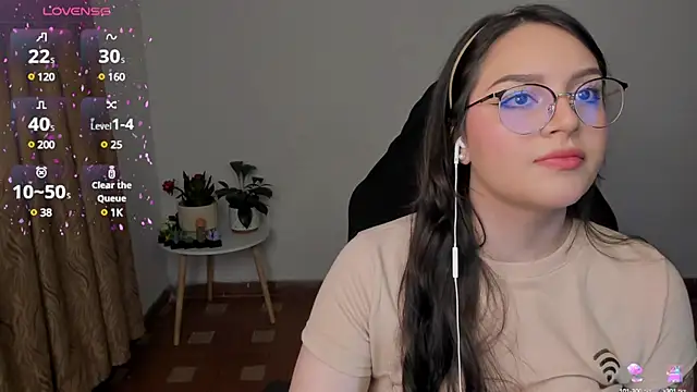 Snapshot of anaveleeez chatting on January 7, 2:42 am anaveleeez online show from January 7, 2:42 am