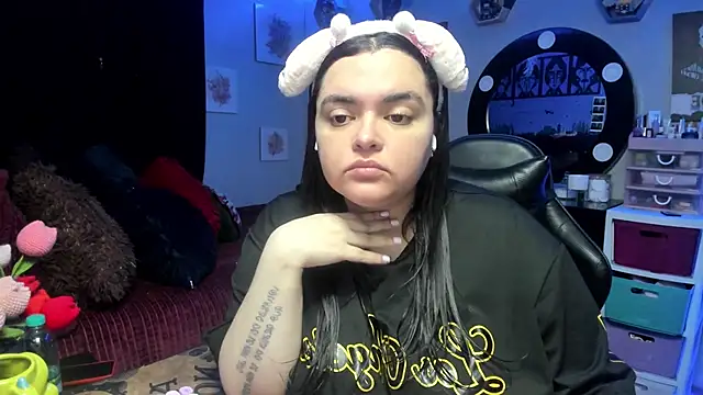 Luise Meyrink online show from April 14, 4:50 am