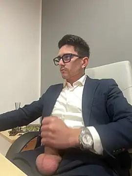 Snapshot of masterboss_ chatting on January 17, 1:26 pm masterboss online show from January 17, 1:26 pm