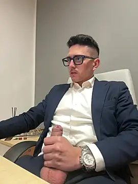 Snapshot of masterboss_ chatting on February 24, 12:50 pm masterboss online show from February 24, 12:50 pm