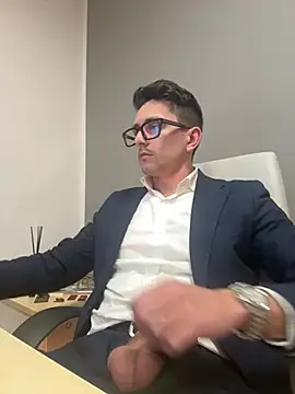 Snapshot of masterboss_ chatting on February 3, 1:05 pm masterboss online show from February 3, 1:05 pm