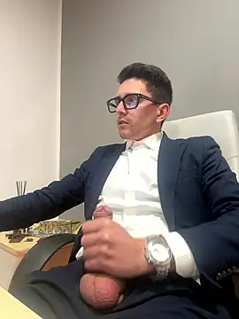 Snapshot of masterboss_ chatting on January 13, 1:26 pm masterboss online show from January 13, 1:26 pm