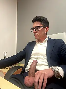 Snapshot of masterboss_ chatting on January 16, 12:42 pm masterboss online show from January 16, 12:42 pm