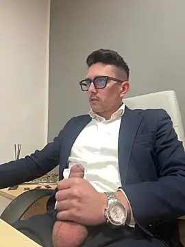 Snapshot of masterboss_ chatting on February 27, 1:11 pm masterboss online show from February 27, 1:11 pm