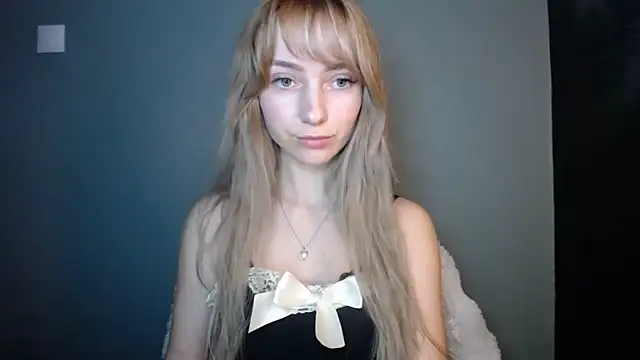 LuciaYoung online show from January 16, 7:18 pm