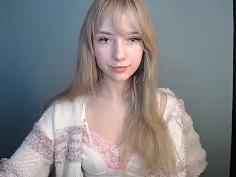 LuciaYoung online show from January 14, 7:56 am