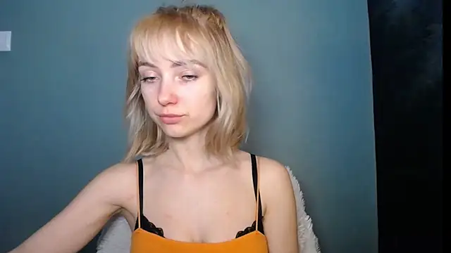 LuciaYoung online show from March 7, 1:27 pm