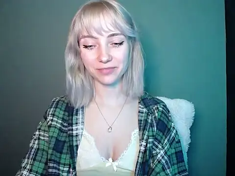 LuciaYoung online show from March 19, 7:58 pm