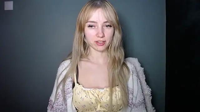 LuciaYoung online show from January 7, 7:41 pm