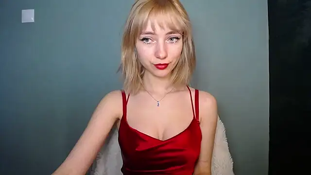 LuciaYoung online show from March 8, 7:44 am