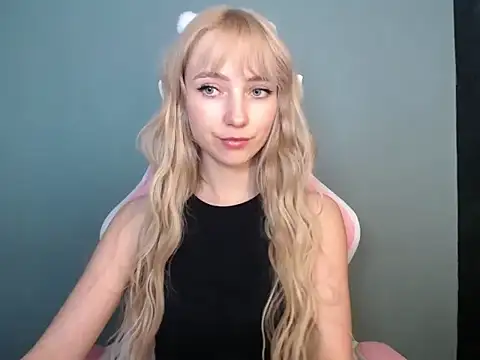 LuciaYoung online show from April 9, 12:33 pm