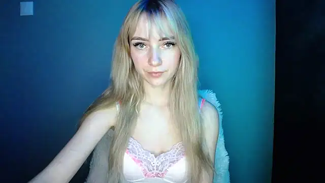 LuciaYoung online show from December 22, 7:41 am