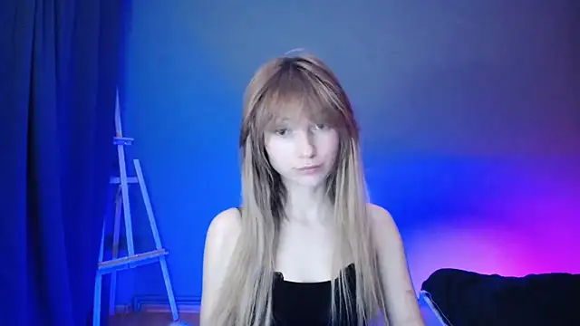 Snapshot of LuciaYoung chatting on March 6, 10:36 pm LuciaYoung online show from March 6, 10:36 pm