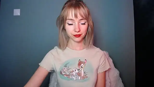 LuciaYoung online show from February 22, 7:33 am