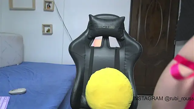 argiee taylorxs2 online show from October 20, 11:11 am