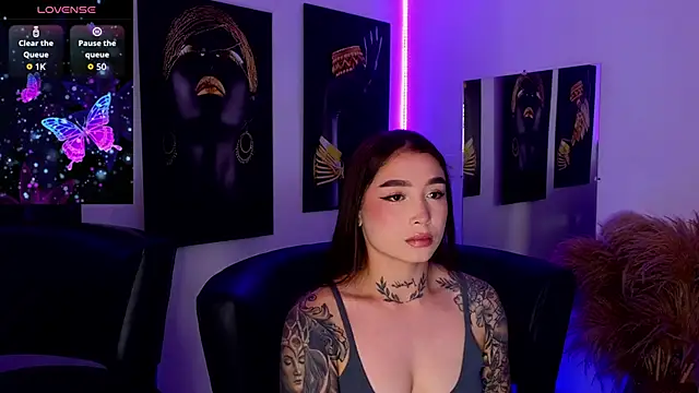  brenna hanson online show from November 29, 7:03 pm