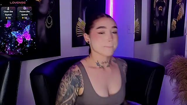  brenna hanson online show from November 27, 7:03 pm