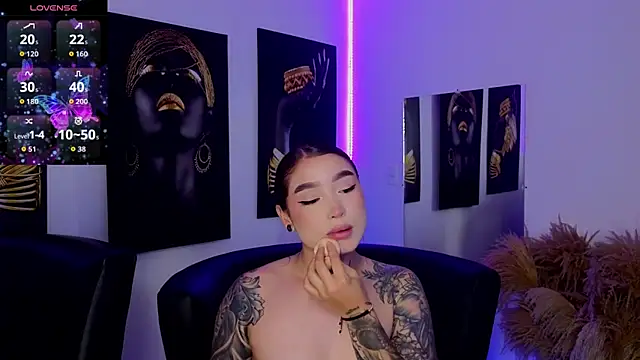  brenna hanson online show from December 19, 9:17 pm