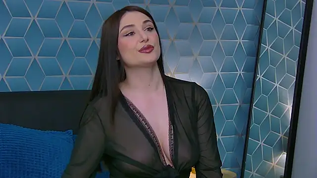Snapshot of KassieWeins chatting on June 14, 6:53 pm KassieWeins online show from June 14, 6:53 pm