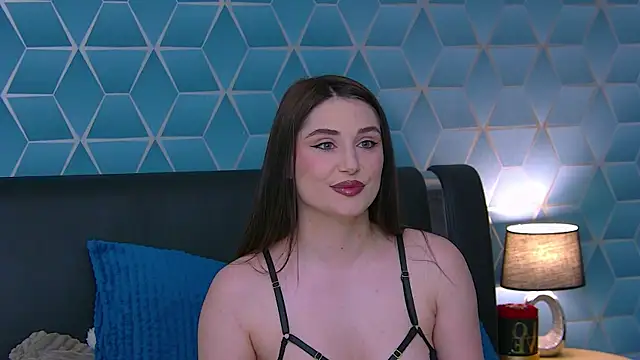 Snapshot of KassieWeins chatting on June 23, 6:39 pm KassieWeins online show from June 23, 6:39 pm