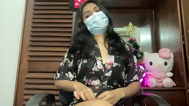 Snapshot of Princess_Lily chatting on December 5, 1:01 pm Princess Lily online show from December 5, 1:01 pm