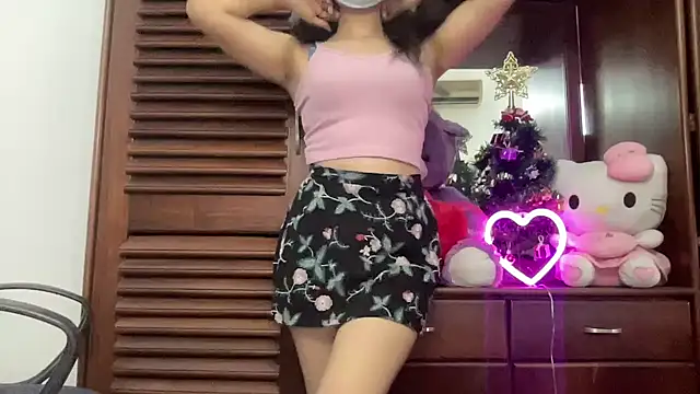 Snapshot of Princess_Lily chatting on December 3, 11:07 am Princess Lily online show from December 3, 11:07 am