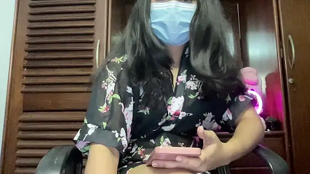 Snapshot of Princess_Lily chatting on October 4, 1:23 pm Princess Lily online show from October 4, 1:23 pm