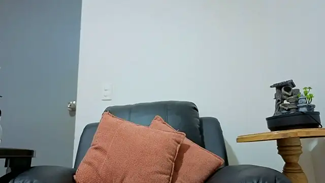 Issa Km  online show from December 22, 12:11 am