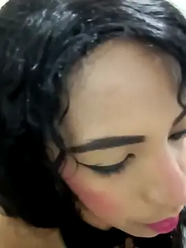 Issa Km  online show from April 15, 10:21 pm