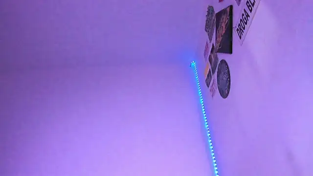 Snapshot of kimbaileys chatting on January 10, 7:04 am kimbaileys online show from January 10, 7:04 am