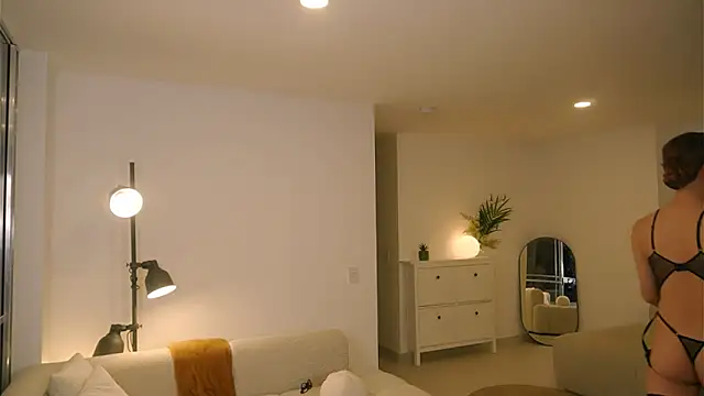 Snapshot of Ms_Sammy chatting on October 28, 1:17 am Ms Sammy online show from October 28, 1:17 am