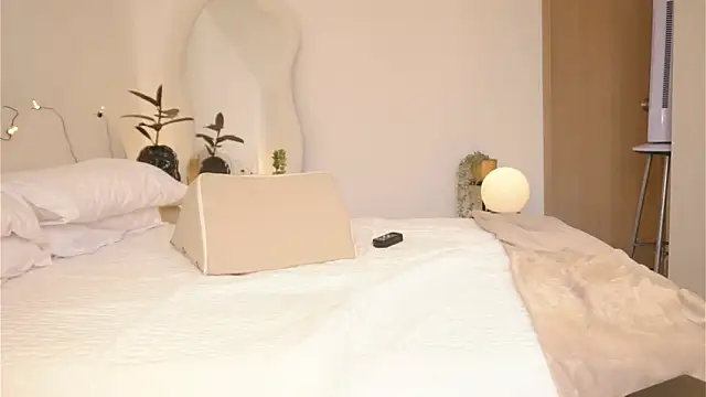 Ms Sammy online show from March 19, 1:33 pm