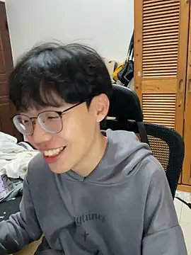 Snapshot of hihi0169 chatting on February 10, 1:43 pm hihi0169 online show from February 10, 1:43 pm