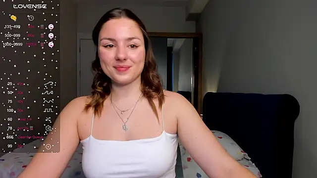 Snapshot of ThreeshaWhite chatting on February 24, 9:43 am ThreeshaWhite online show from February 24, 9:43 am