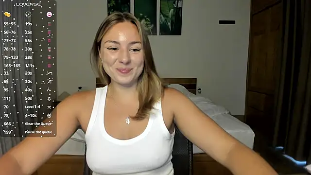 ThreeshaWhite online show from May 29, 4:40 am