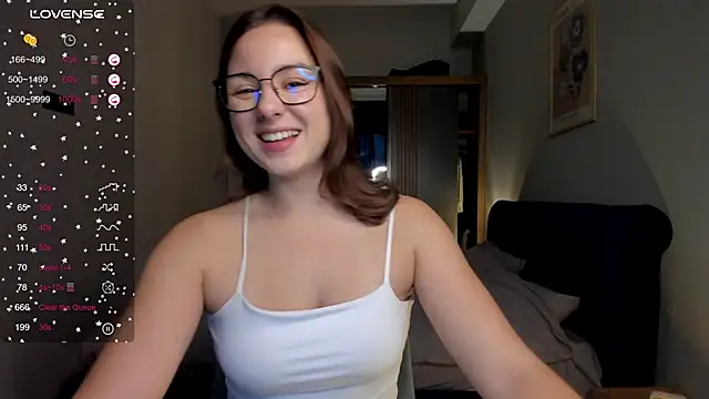 ThreeshaWhite online show from November 14, 5:44 am